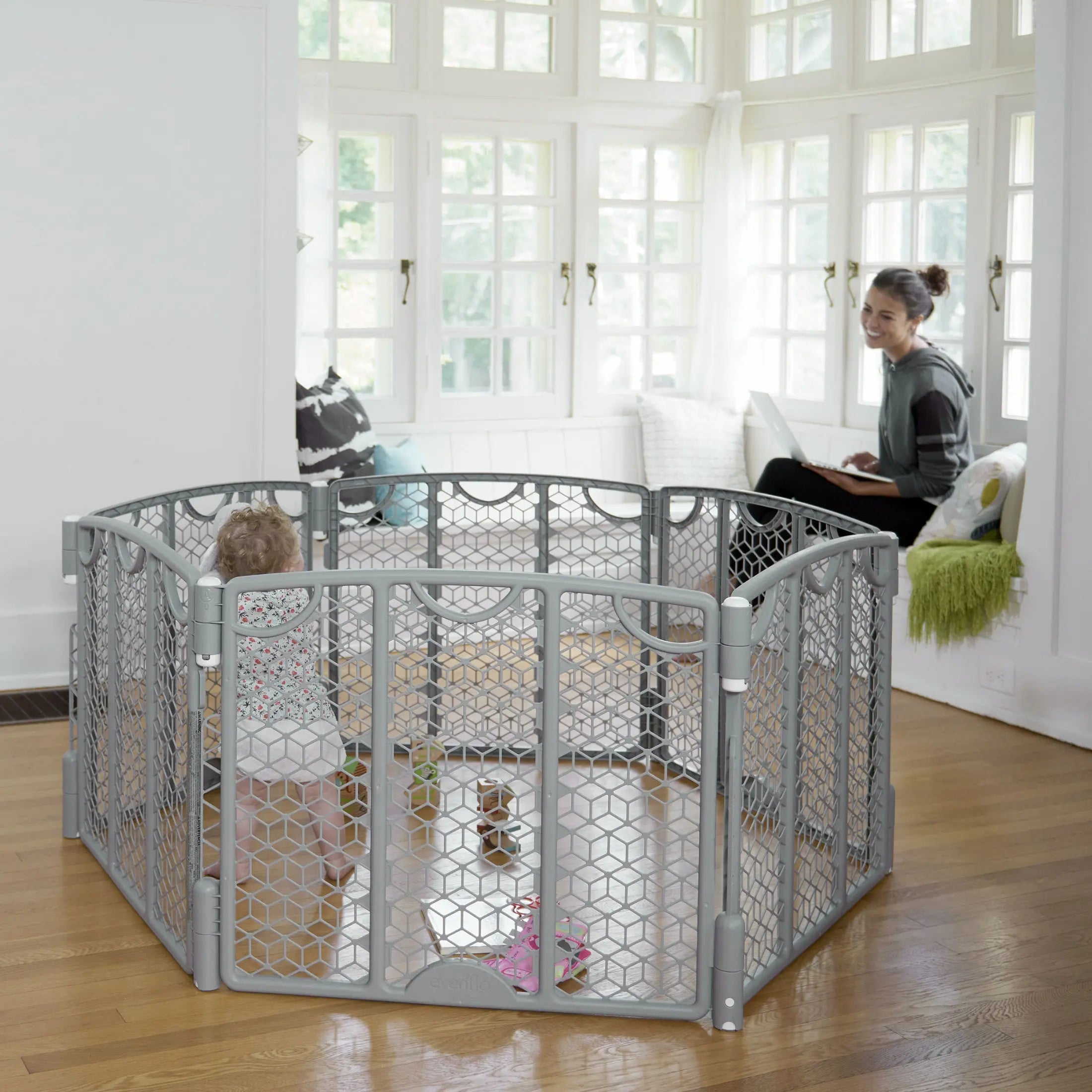 Evenflo Versatile Play Space 