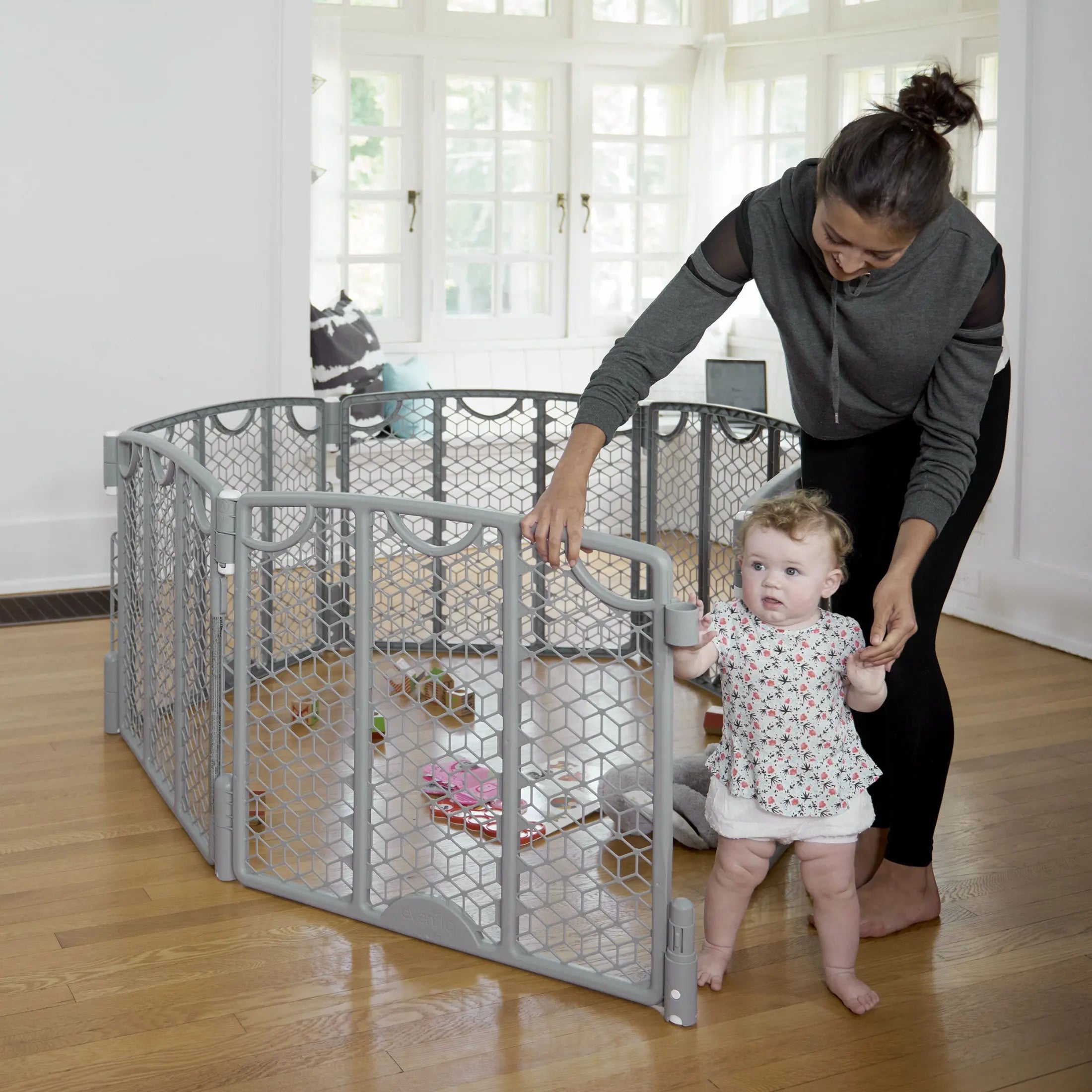 Evenflo Versatile Play Space Adjustable