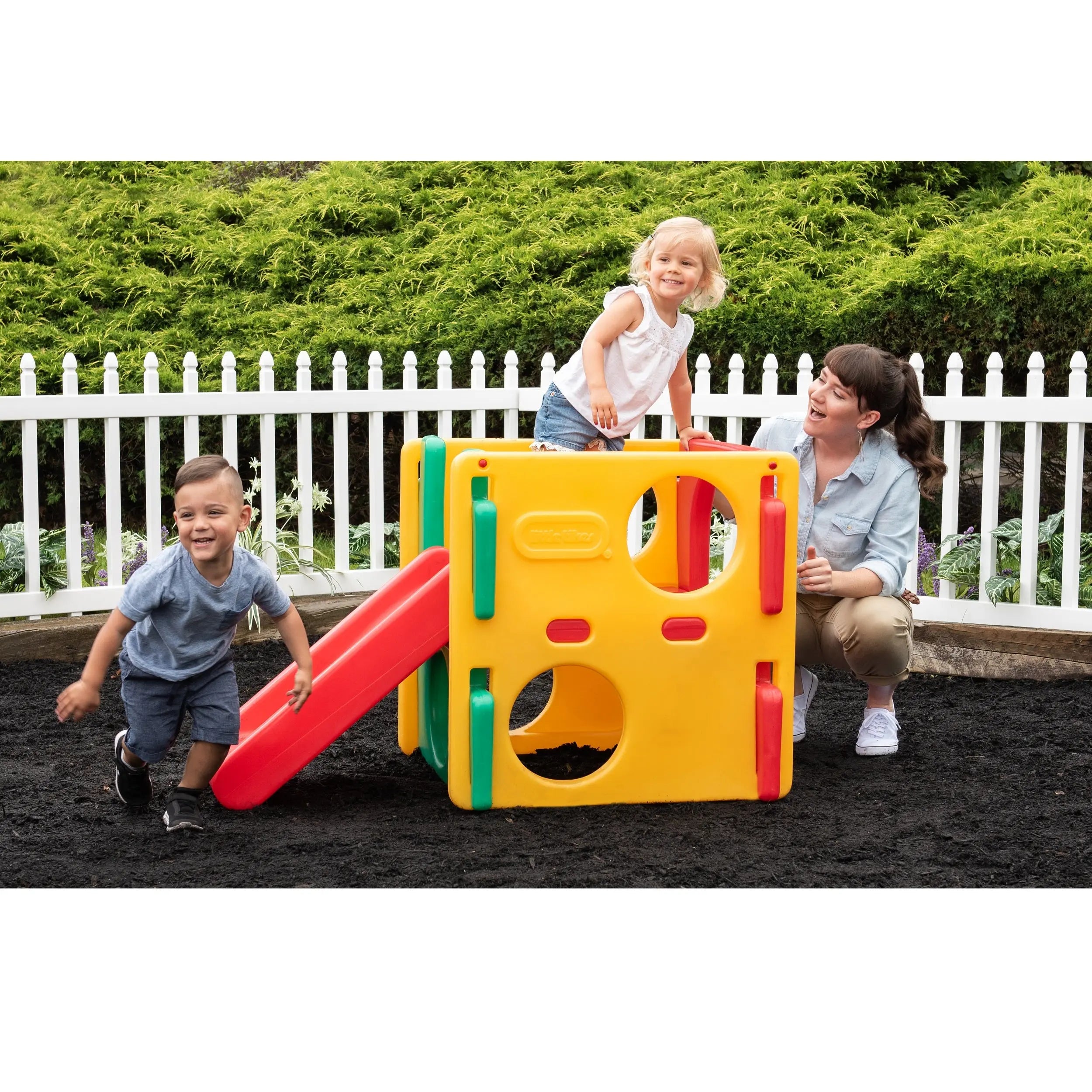 Little Tikes Jr. Activity Gym for Backyard Use with Peek-a-Boo Features
