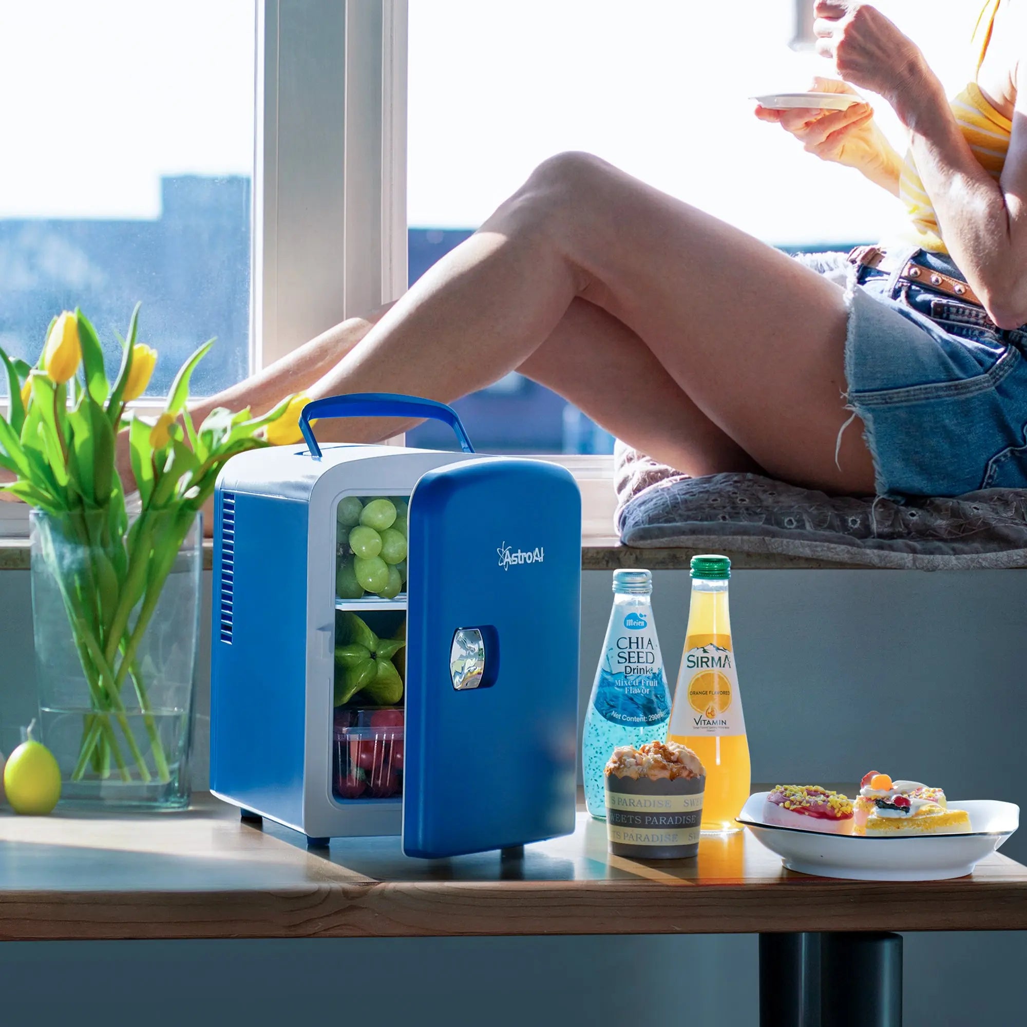 Mini Fridge 4L, 6 Can Portable Electric Cooler Personal Skincare Refrigerators DC/AC, Blue Hand C Mart