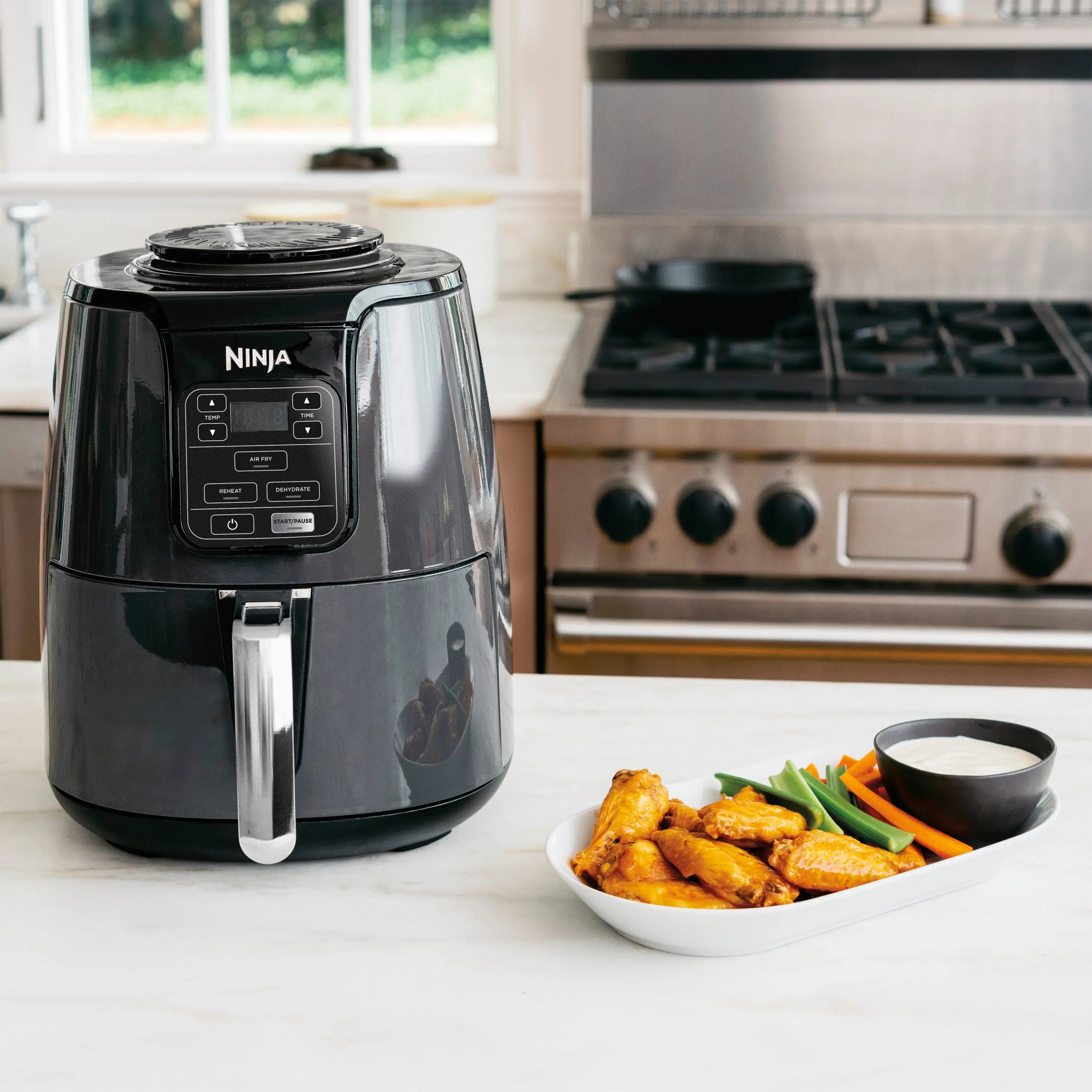 Ninja 4QT Air Fryer, Black, AF100WM Hand C Mart