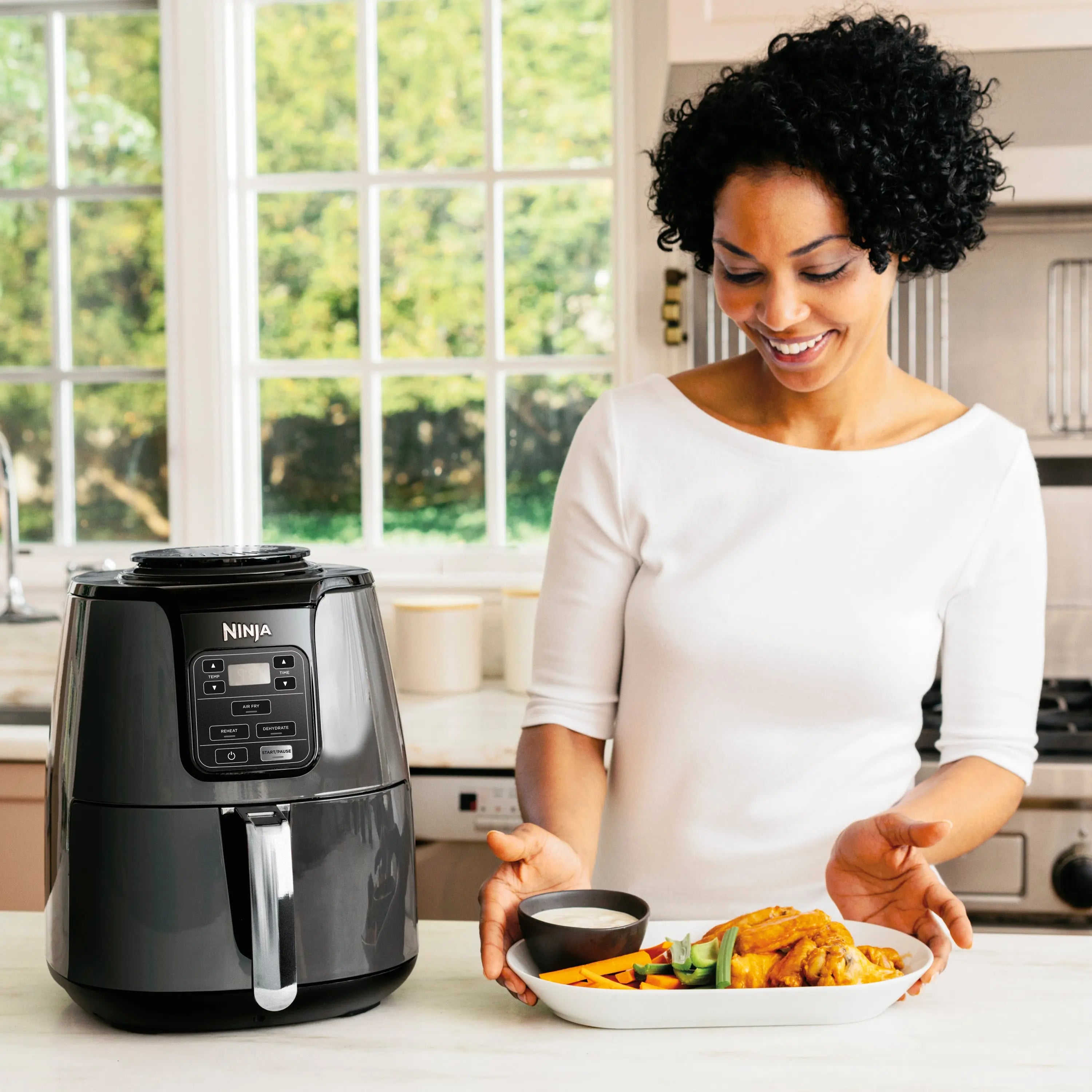 Ninja 4QT Air Fryer, Black, AF100WM Hand C Mart